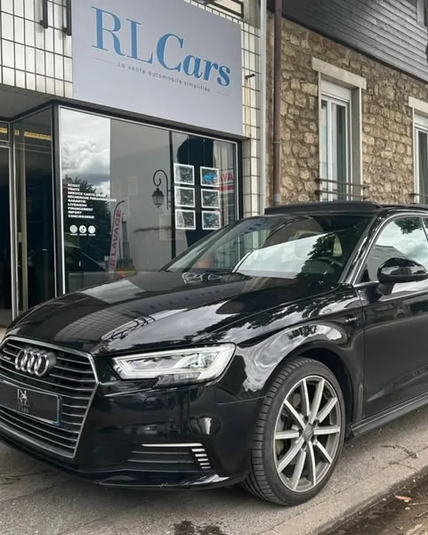 Audi A3 S line devant l'agence